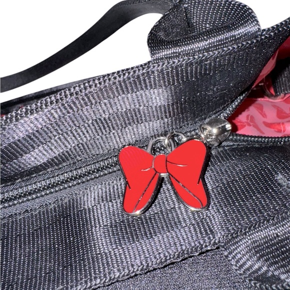 Harvey’s Disney Minnie Mouse Lots of Dots Purse - Picture 10 of 15